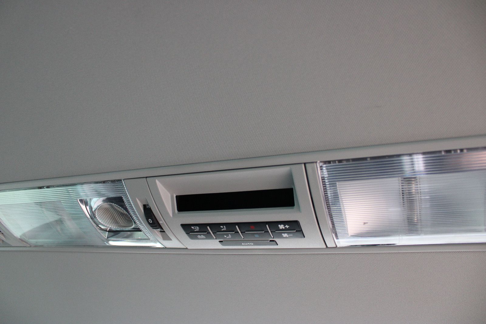 Fahrzeugabbildung Volkswagen T6 Multivan Navi,PDC,Standheizung,LED