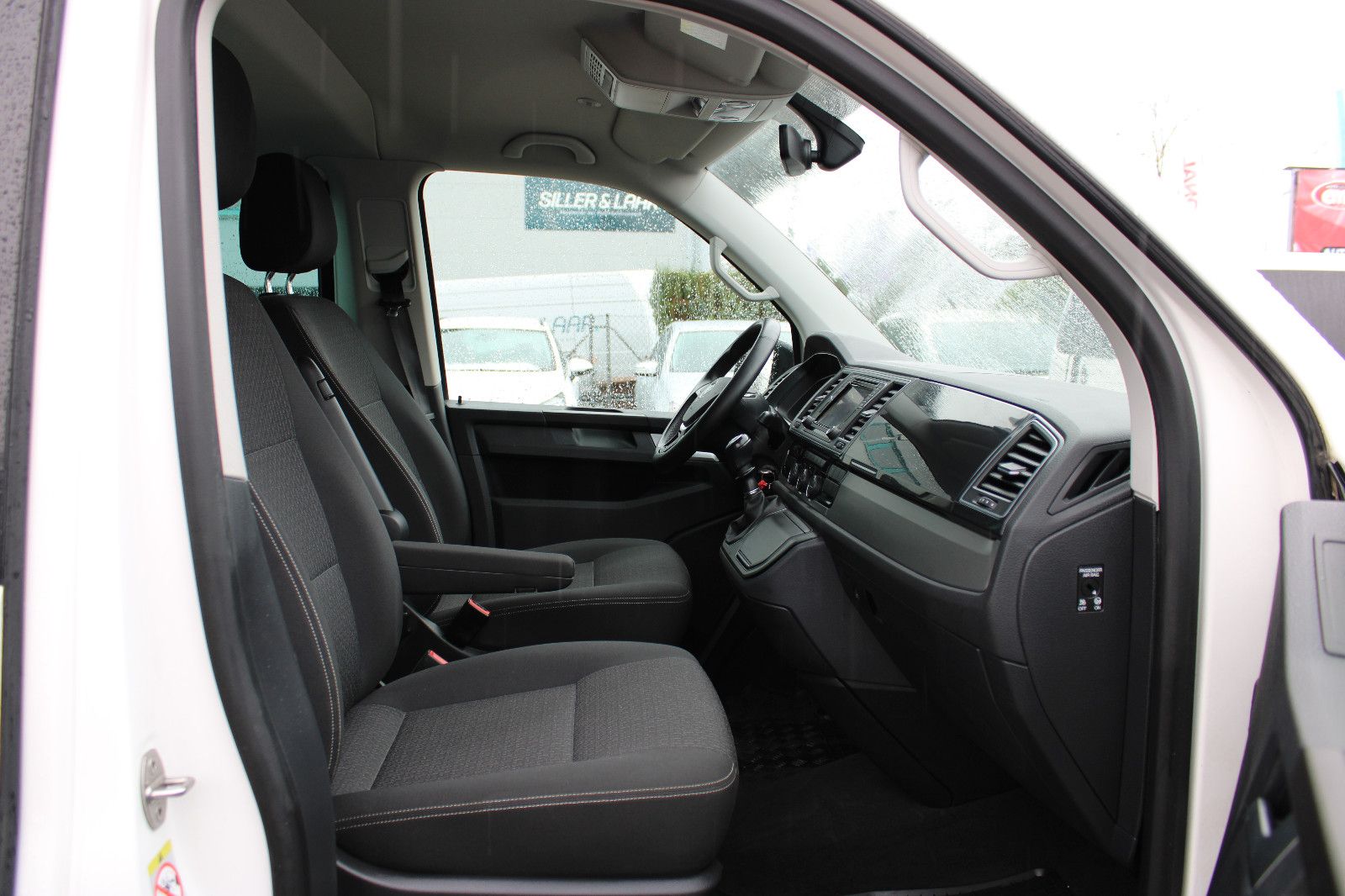 Fahrzeugabbildung Volkswagen T6 Multivan Navi,PDC,Standheizung,LED