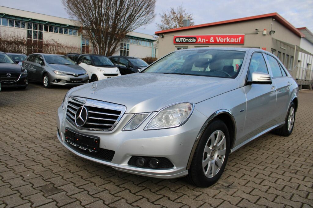 Mercedes-Benz E 200 Autom.  Navi,PDC,SHZ