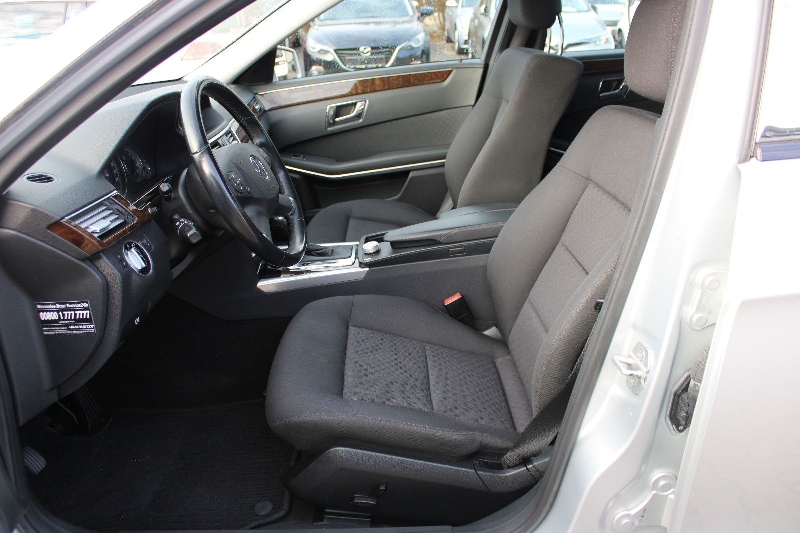 Fahrzeugabbildung Mercedes-Benz E 200 Autom.  Navi,PDC,SHZ