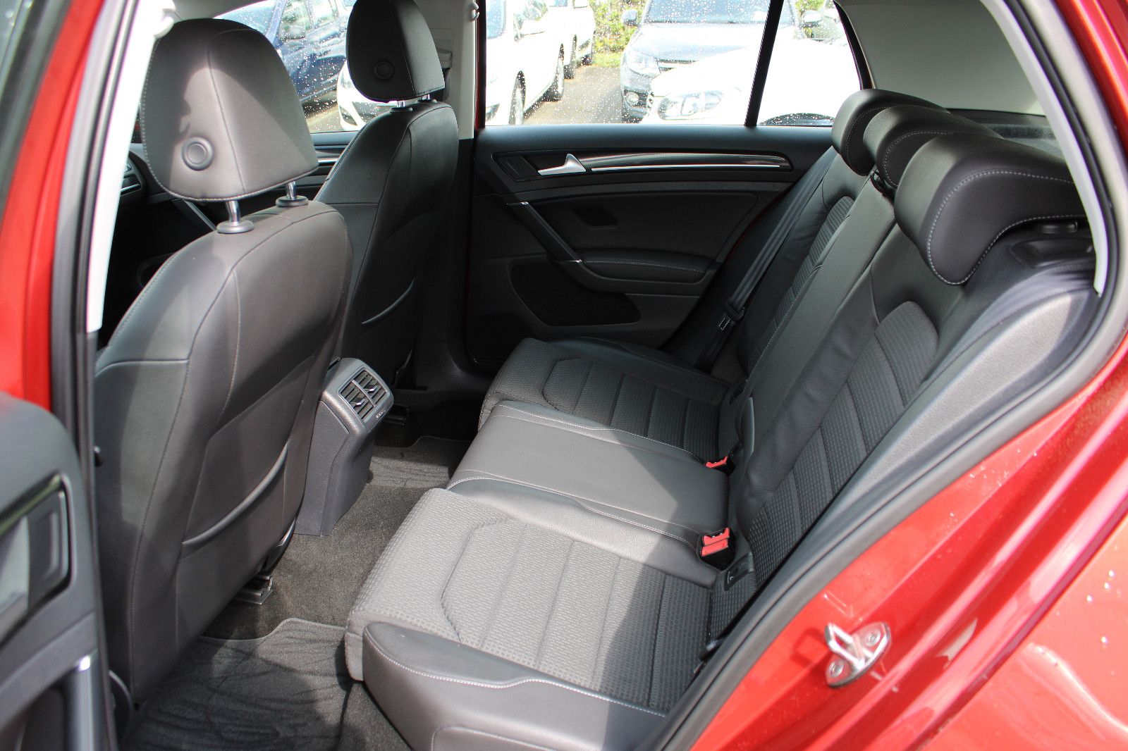 Fahrzeugabbildung Volkswagen Golf 1.4 TSI DSG Highline PDC,Kamera,Keyless