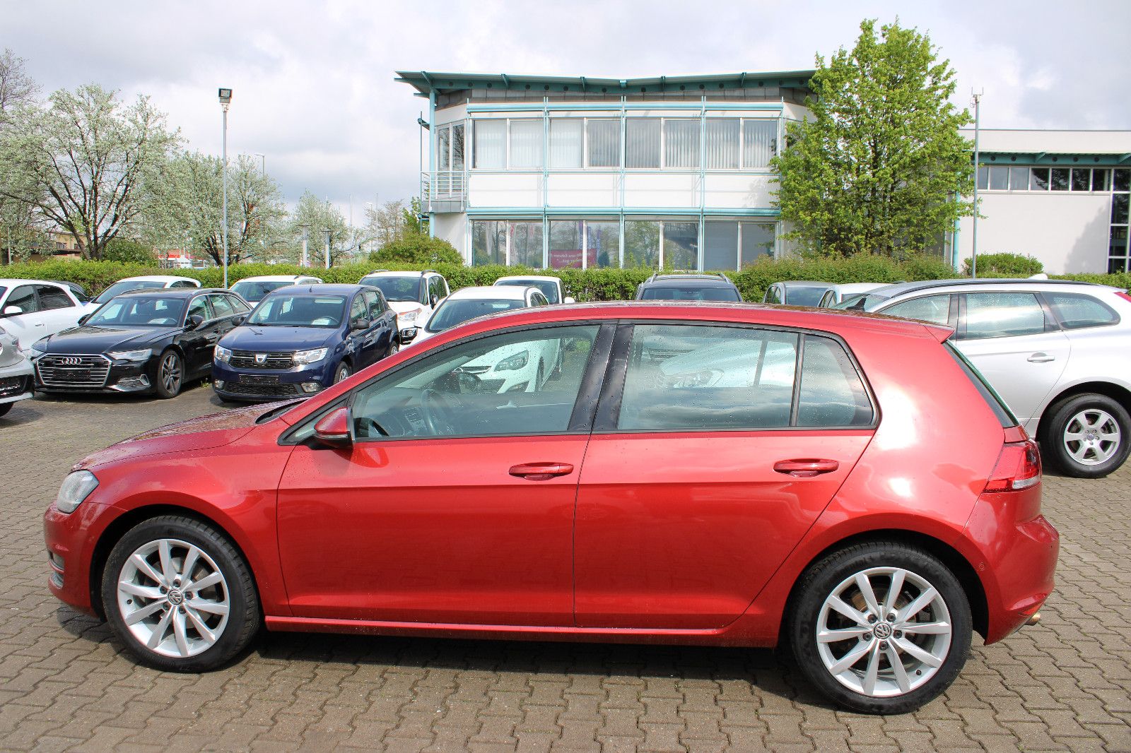 Fahrzeugabbildung Volkswagen Golf 1.4 TSI DSG Highline PDC,Kamera,Keyless