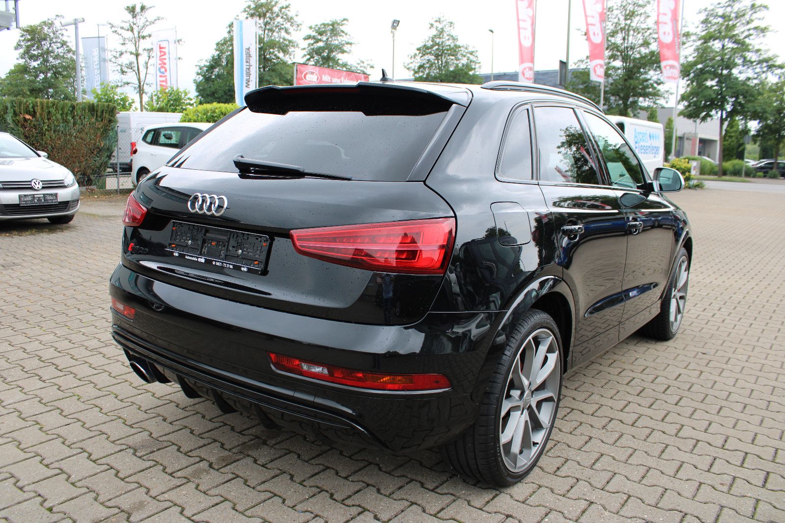 Fahrzeugabbildung Audi RSQ3 2.5 TFSI S tronic quattro Navi,PDC,SHZ,20Zo