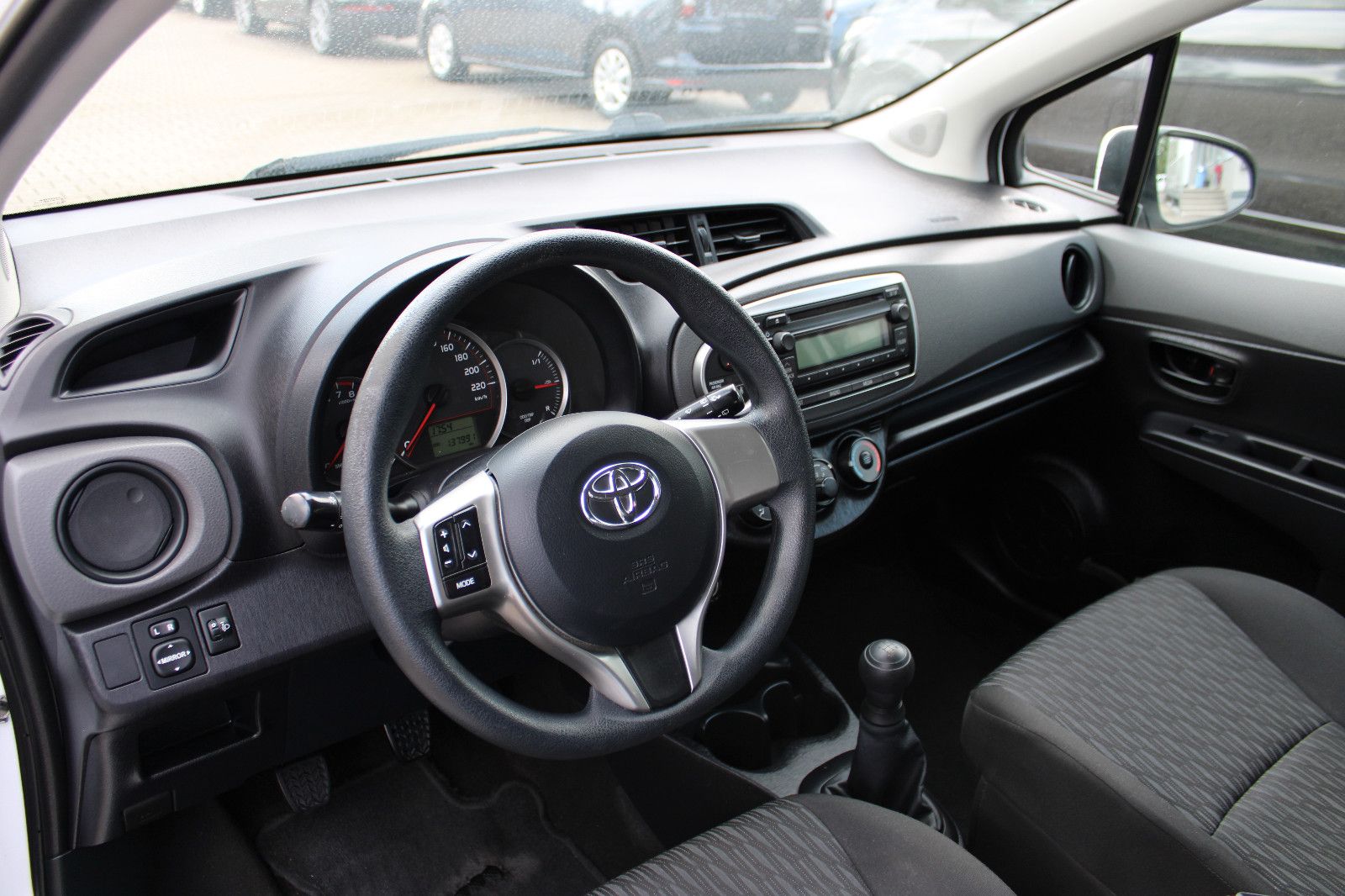 Fahrzeugabbildung Toyota Yaris 1,0-l-Dual-VVT-i Life