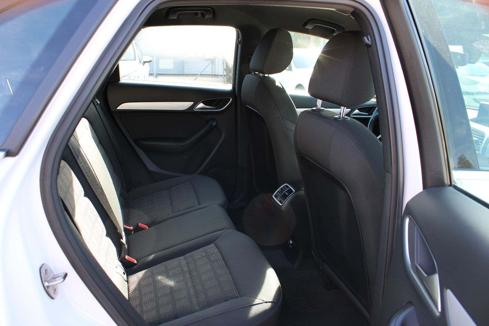 Fahrzeugabbildung Audi Q3 1.4 TFSI S tronic Navi,PDC,AHK,LED,Xenon