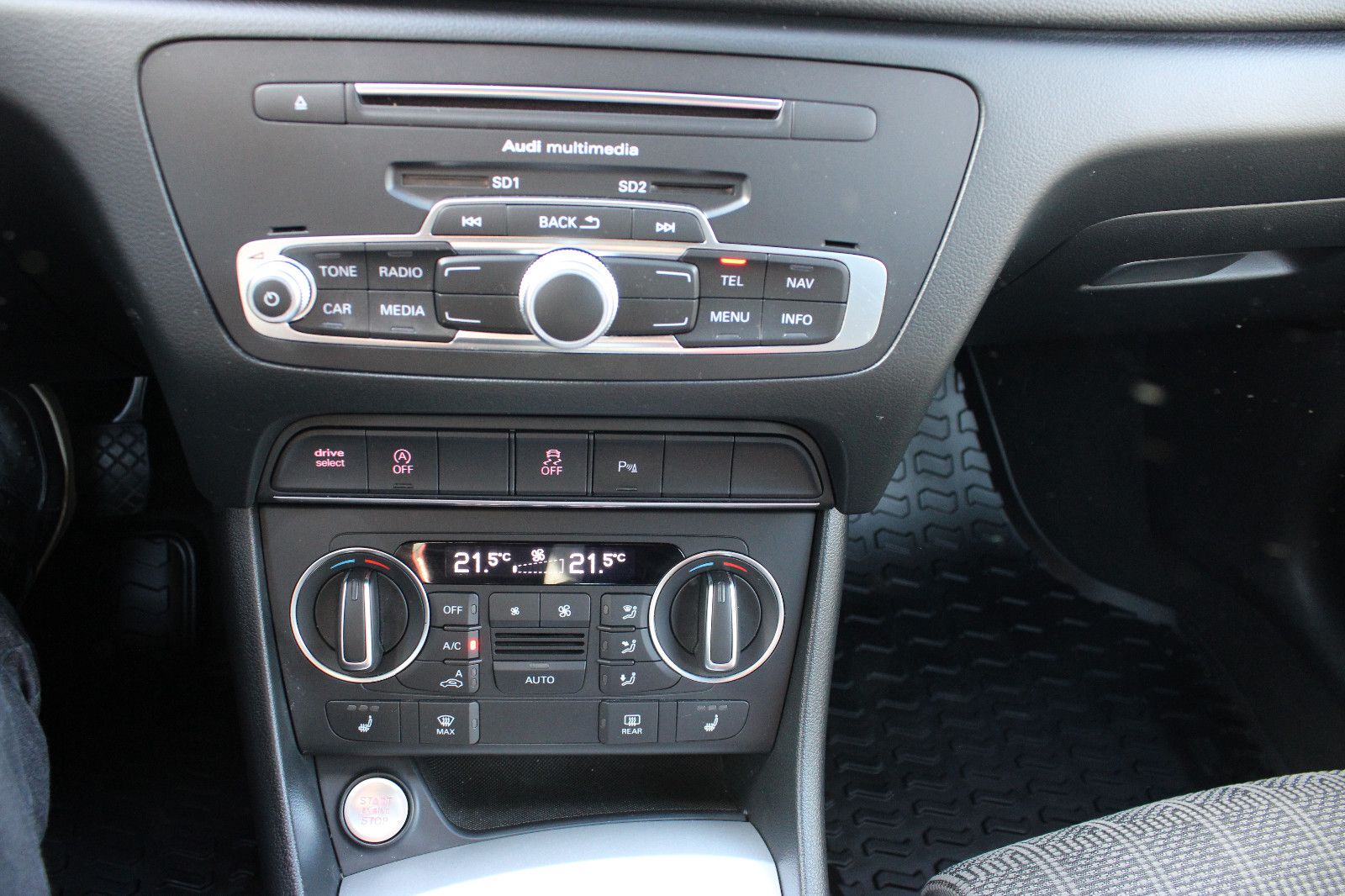 Fahrzeugabbildung Audi Q3 1.4 TFSI S tronic Navi,PDC,AHK,LED,Xenon