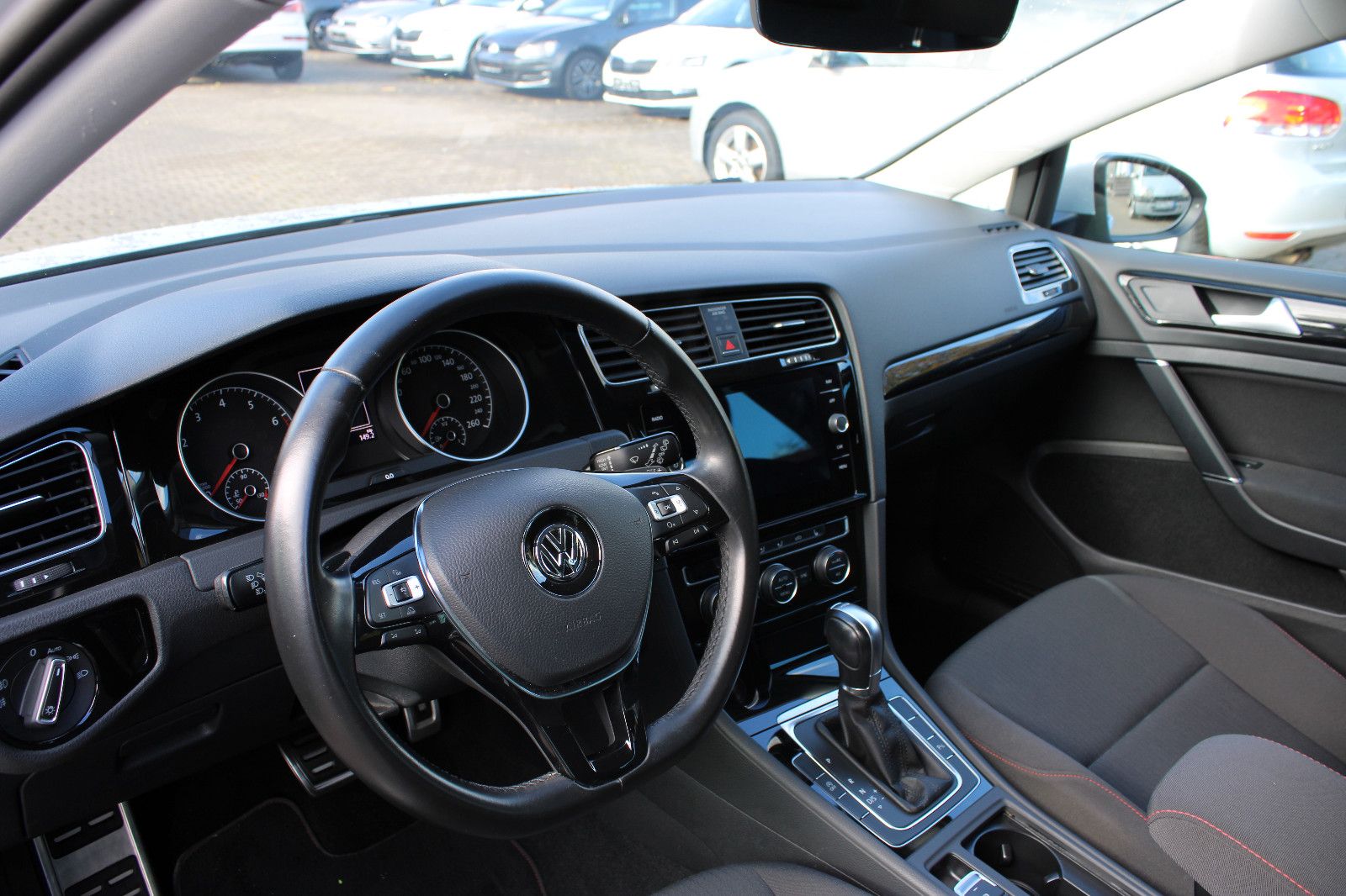 Fahrzeugabbildung Volkswagen Golf 1.4 TSI DSG Sound Navi,LED,SHZ,Apple