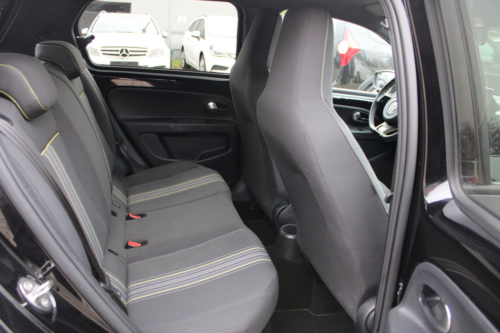 Fahrzeugabbildung Volkswagen up! 1.0 street Navi,PDC,SHZ,Bluetooth