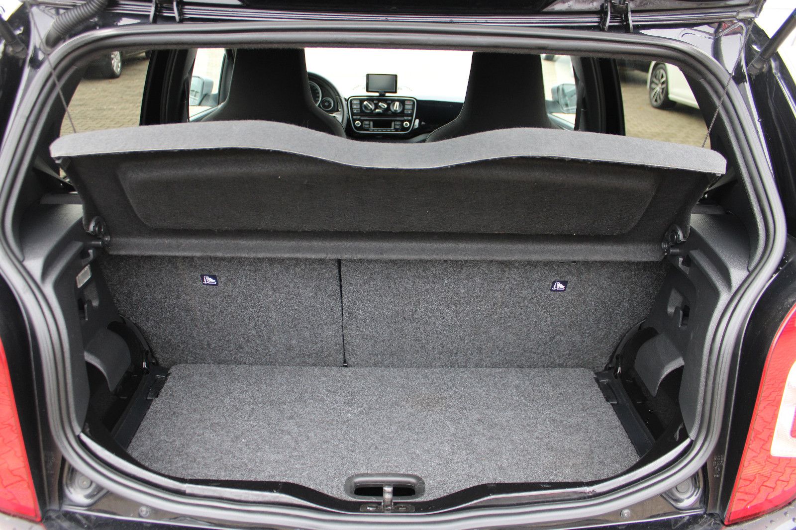 Fahrzeugabbildung Volkswagen up! 1.0 street Navi,PDC,SHZ,Bluetooth