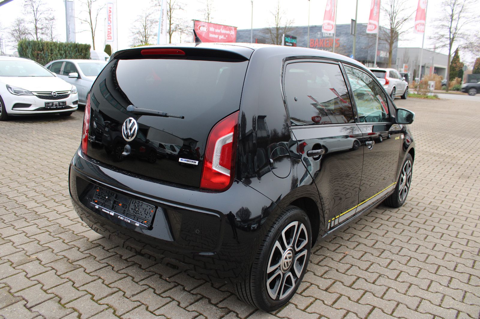 Fahrzeugabbildung Volkswagen up! 1.0 street Navi,PDC,SHZ,Bluetooth