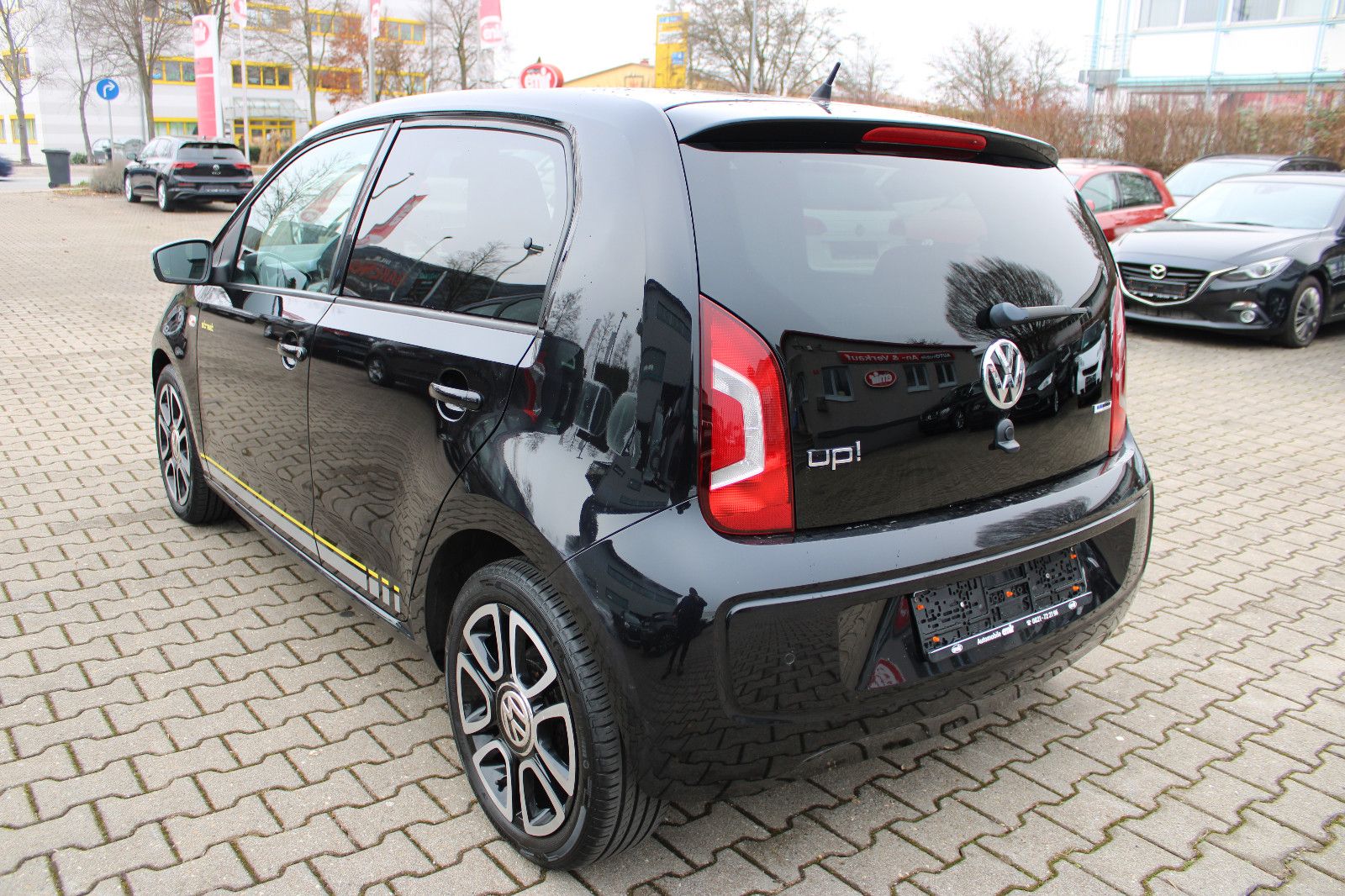 Fahrzeugabbildung Volkswagen up! 1.0 street Navi,PDC,SHZ,Bluetooth