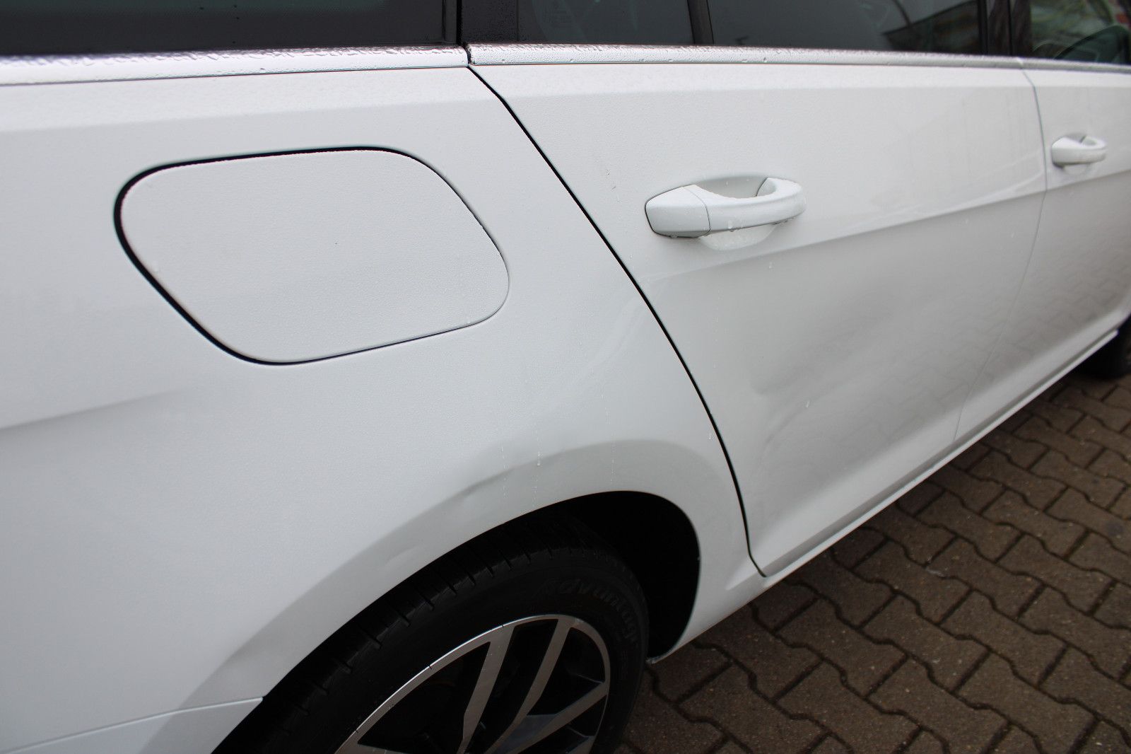 Fahrzeugabbildung Volkswagen Golf 1.4 TSI BMT Highline Variant Navi,PDC,Xenon