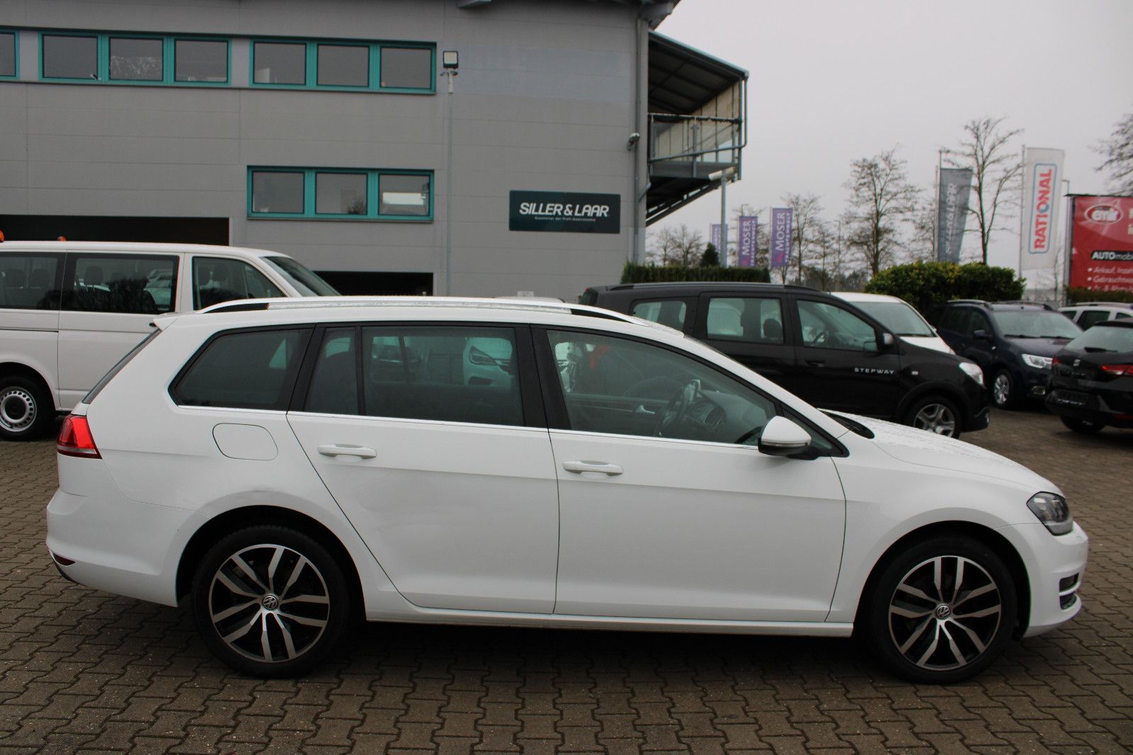 Fahrzeugabbildung Volkswagen Golf 1.4 TSI BMT Highline Variant Navi,PDC,Xenon