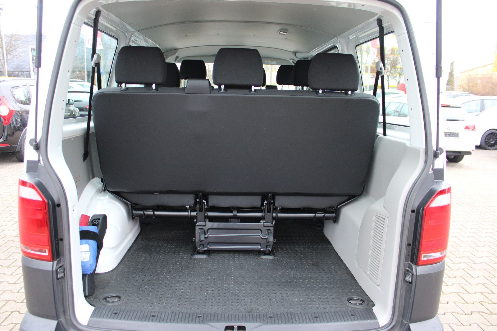 Fahrzeugabbildung Volkswagen T6 Transporter 9.Sitzer Klima,PDC