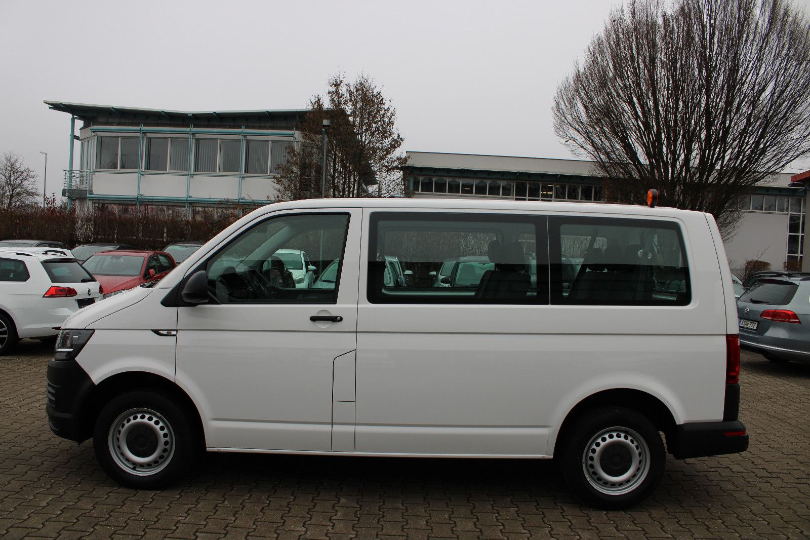 Fahrzeugabbildung Volkswagen T6 Transporter 9.Sitzer Klima,PDC