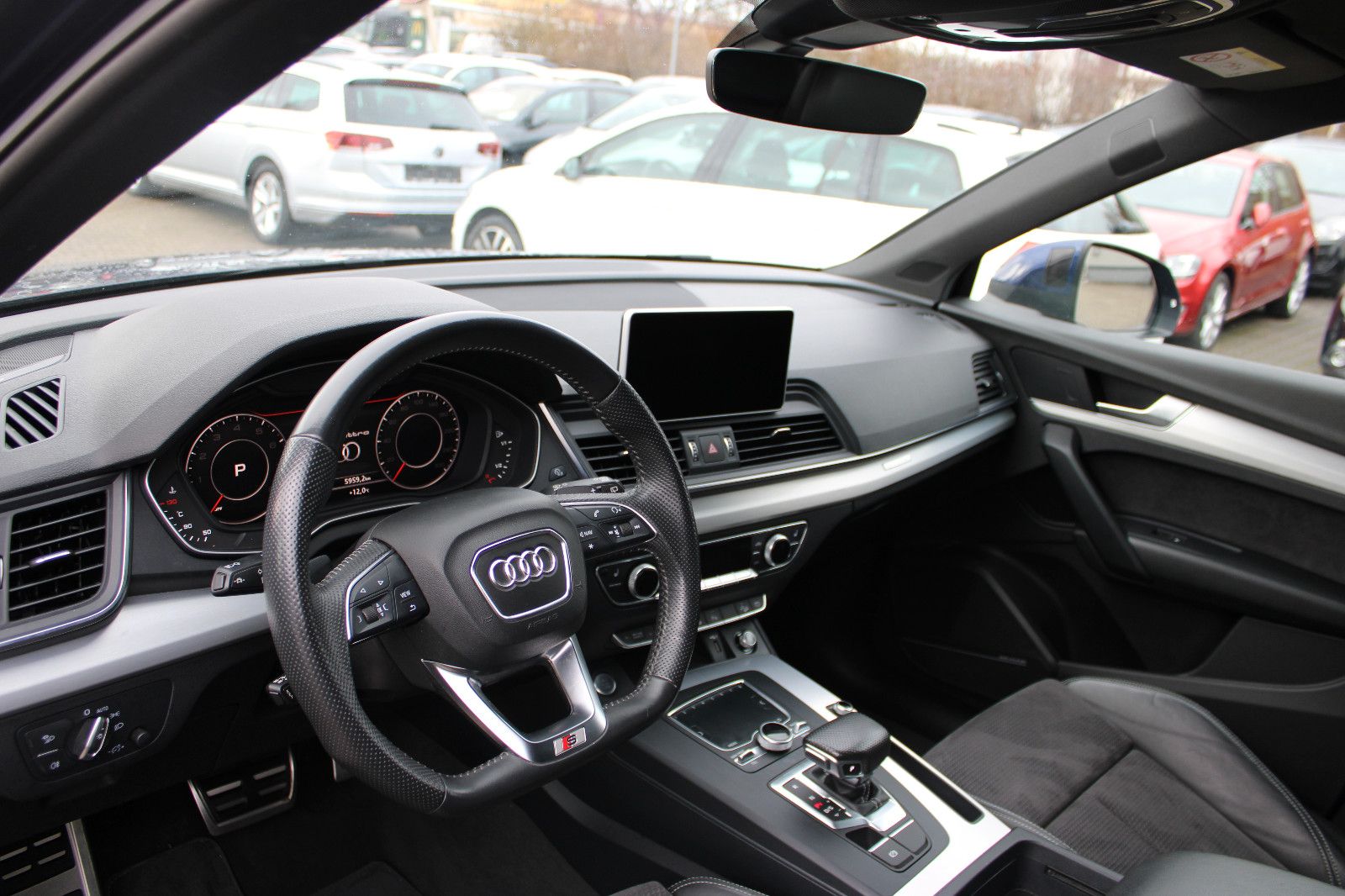 Fahrzeugabbildung Audi Q5 2.0 TFSI S tronic quattro S-Line