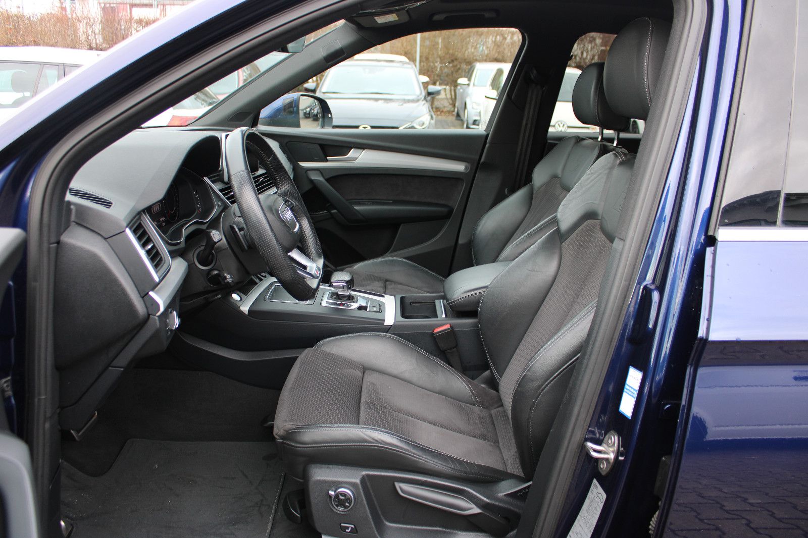 Fahrzeugabbildung Audi Q5 2.0 TFSI S tronic quattro S-Line