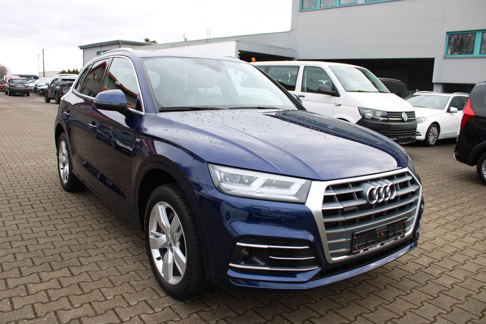 Fahrzeugabbildung Audi Q5 2.0 TFSI S tronic quattro S-Line