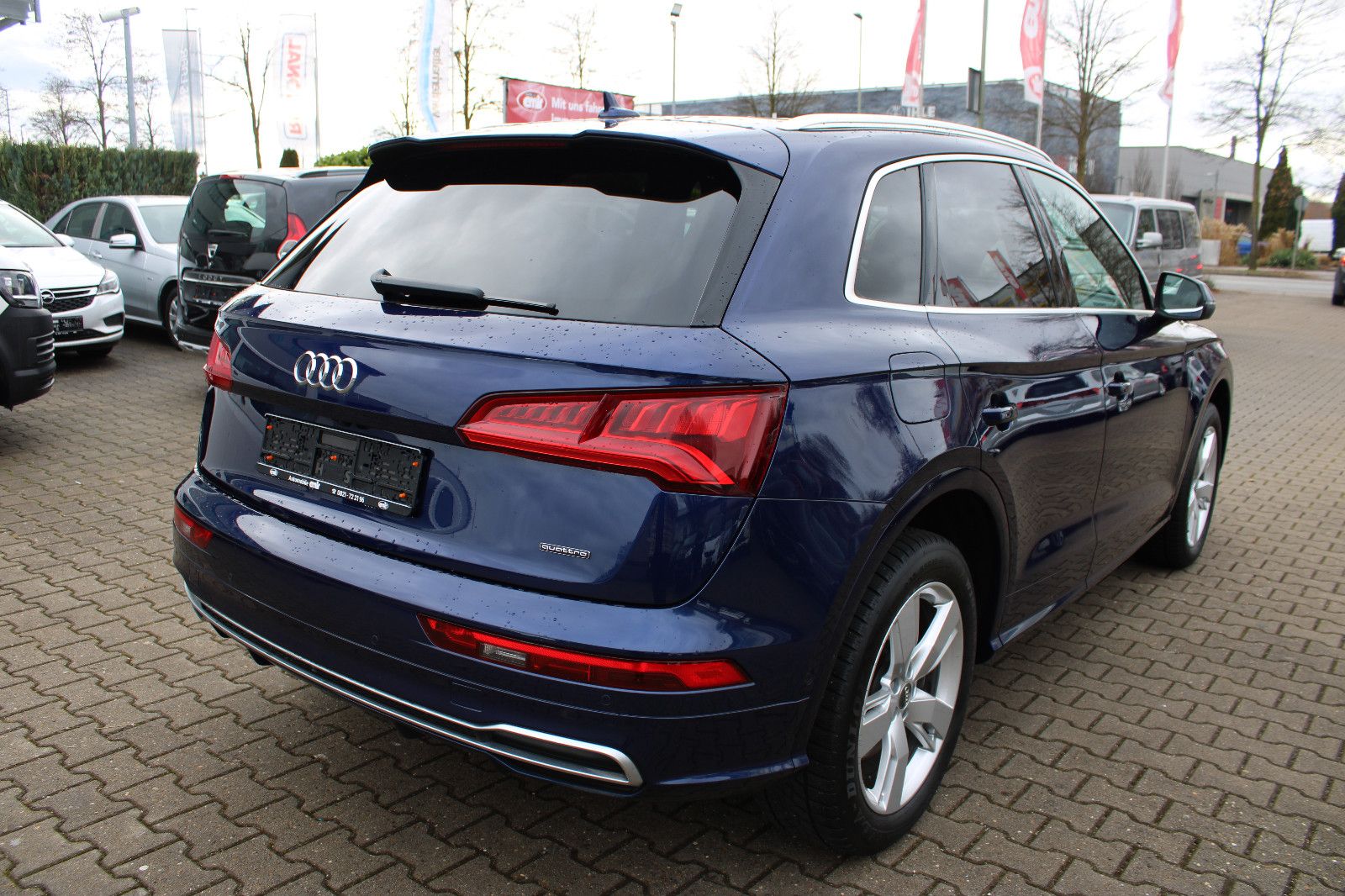 Fahrzeugabbildung Audi Q5 2.0 TFSI S tronic quattro S-Line