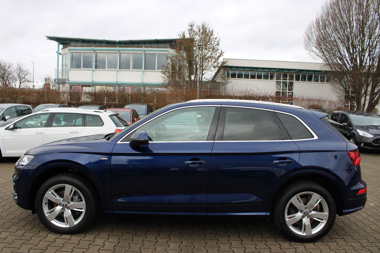 Fahrzeugabbildung Audi Q5 2.0 TFSI S tronic quattro S-Line