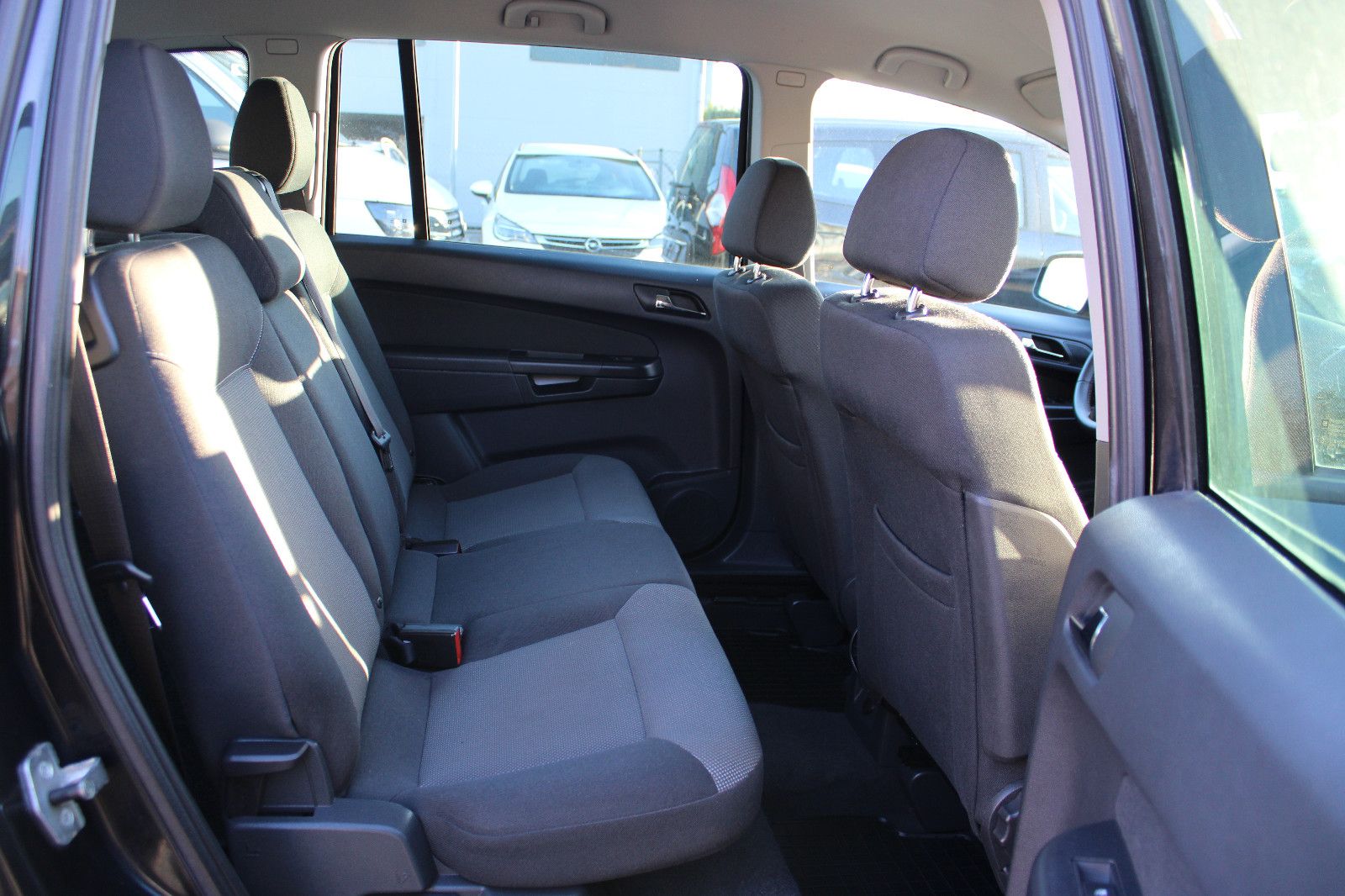 Fahrzeugabbildung Opel Zafira 1.8 7.Sitzer Klimaaut.,PDC,Navi,AHK