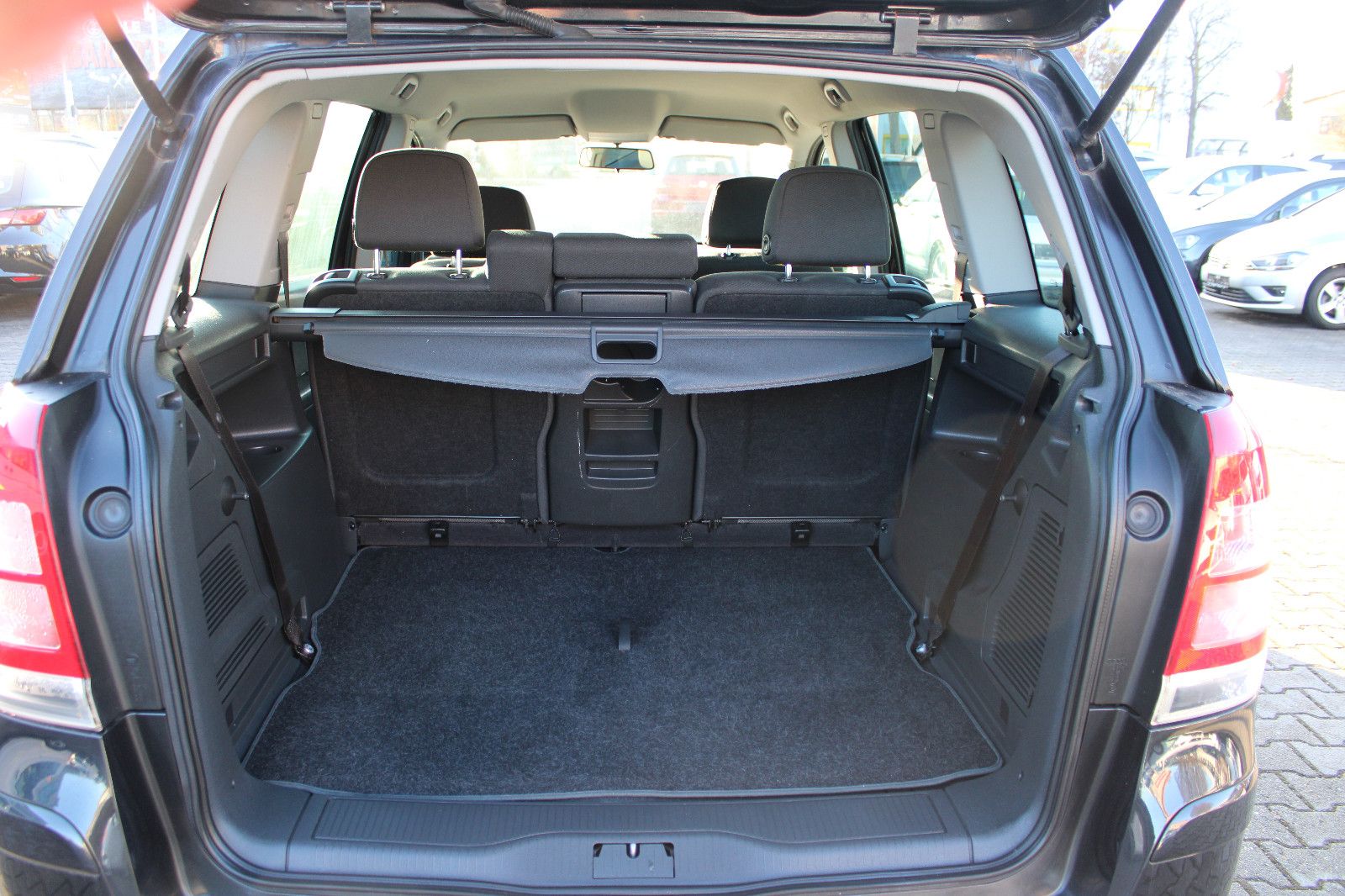 Fahrzeugabbildung Opel Zafira 1.8 7.Sitzer Klimaaut.,PDC,Navi,AHK