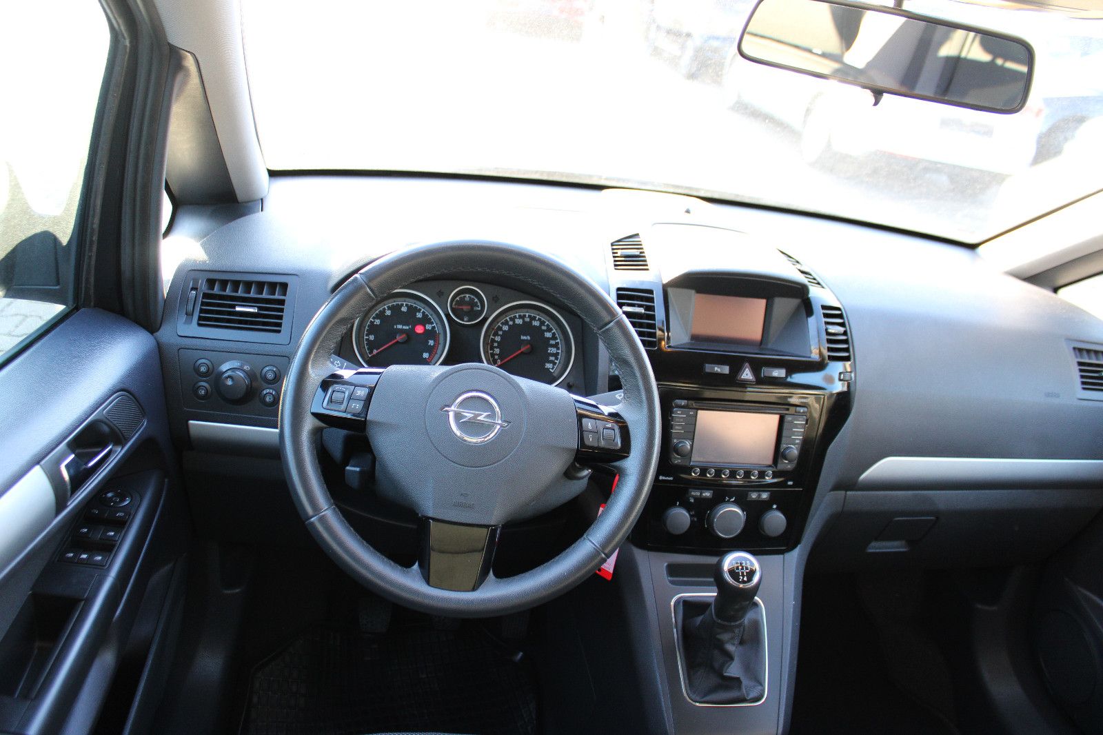 Fahrzeugabbildung Opel Zafira 1.8 7.Sitzer Klimaaut.,PDC,Navi,AHK