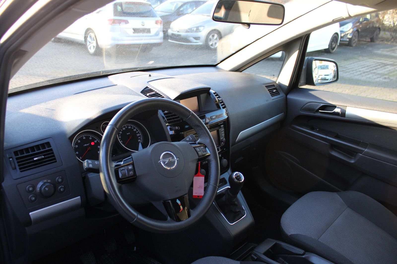 Fahrzeugabbildung Opel Zafira 1.8 7.Sitzer Klimaaut.,PDC,Navi,AHK