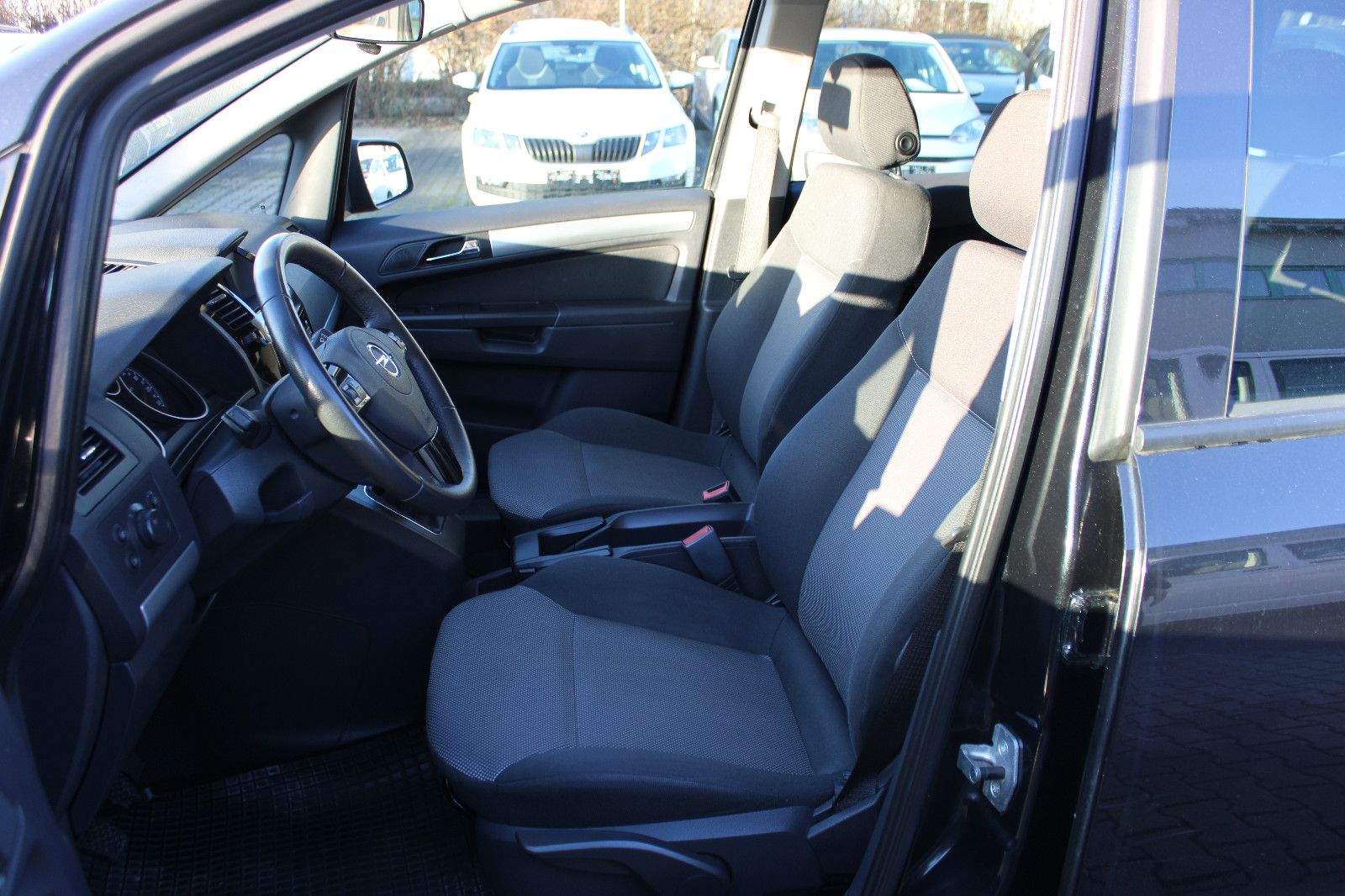 Fahrzeugabbildung Opel Zafira 1.8 7.Sitzer Klimaaut.,PDC,Navi,AHK