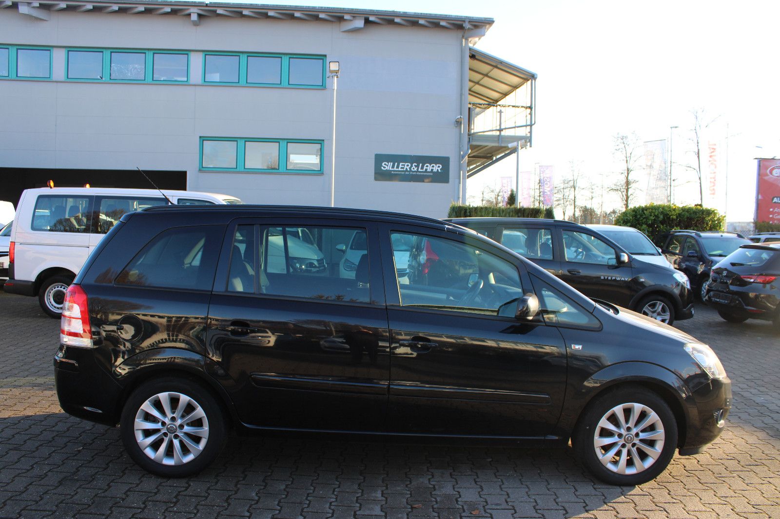 Fahrzeugabbildung Opel Zafira 1.8 7.Sitzer Klimaaut.,PDC,Navi,AHK