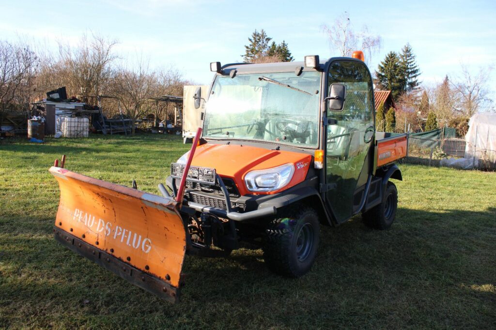 Kubota RTV-X900 Diesel Kipper mit Schneepflug