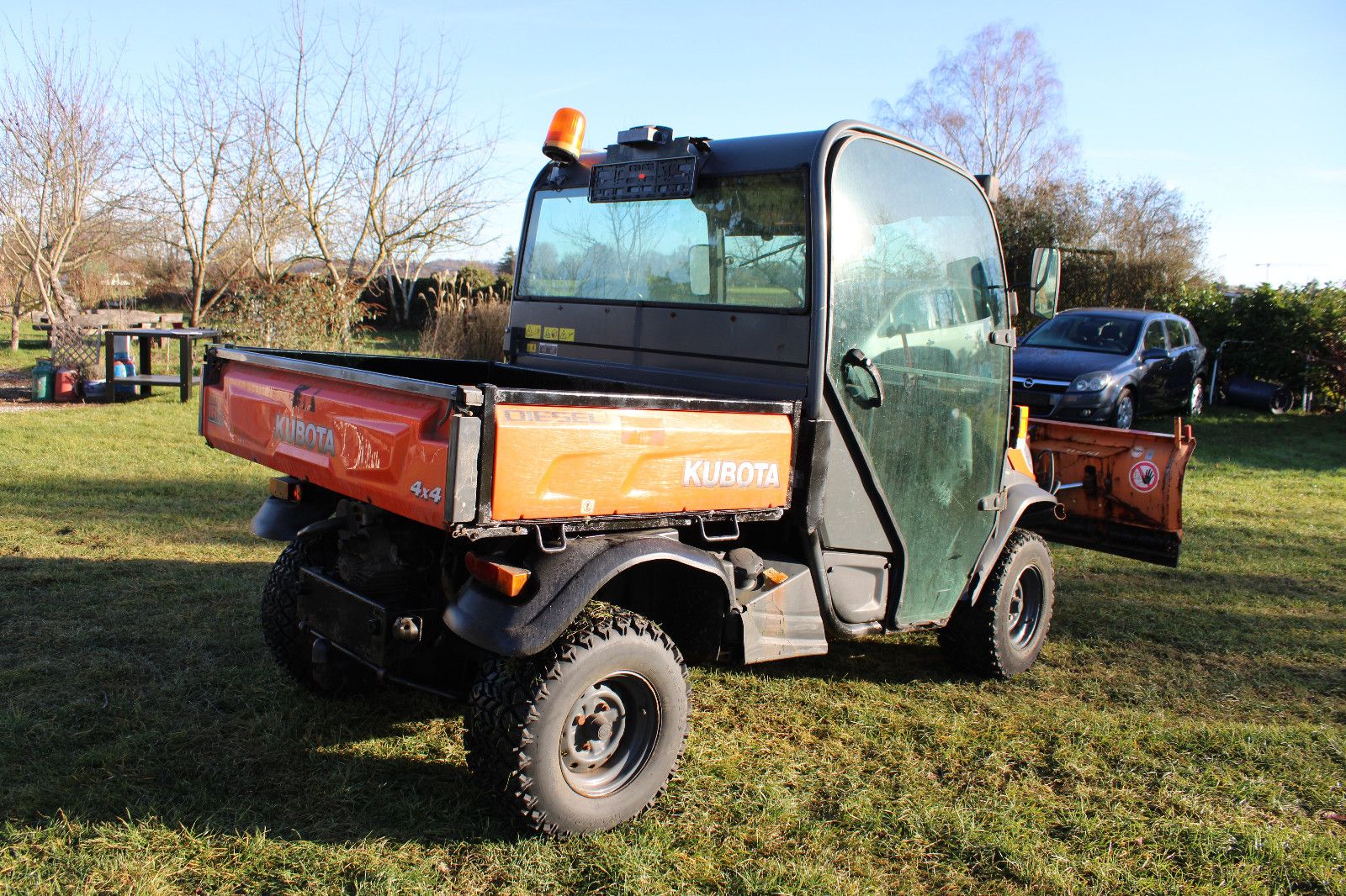 Fahrzeugabbildung Kubota RTV-X900 Diesel Kipper mit Schneepflug