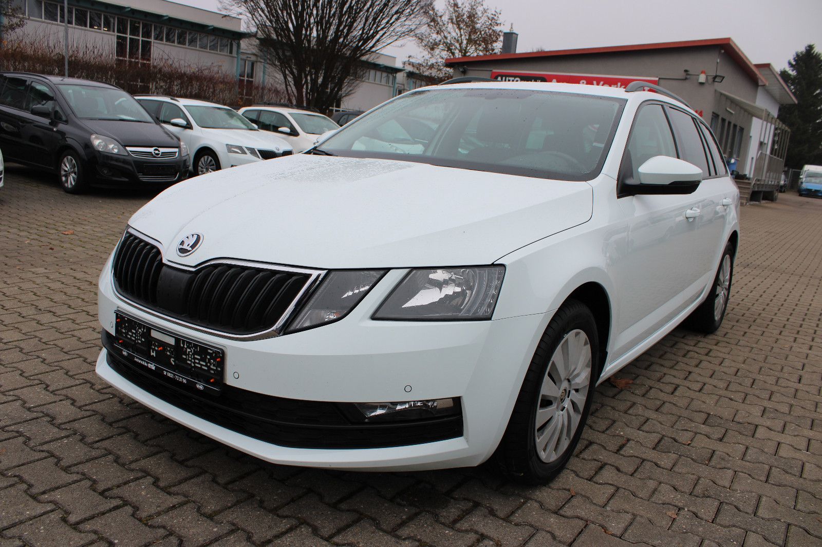 Fahrzeugabbildung SKODA Octavia 1.6 TDI Combi Navi,PDC,LED,SHZ,Apple
