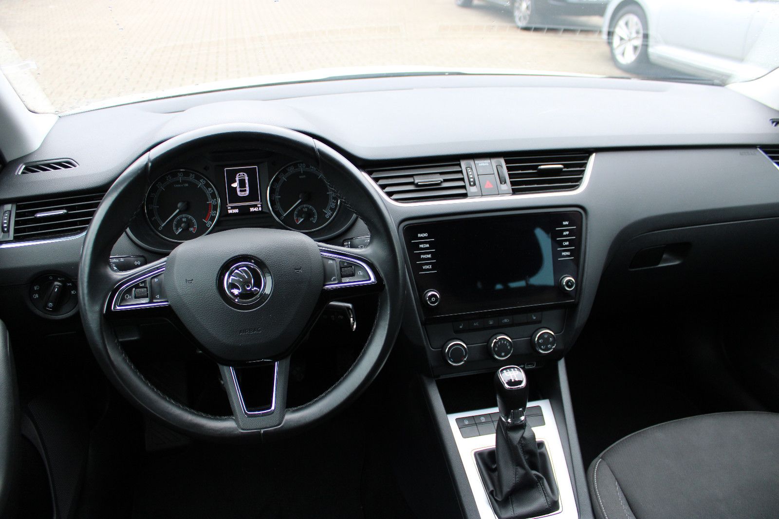 Fahrzeugabbildung SKODA Octavia 1.6 TDI Combi Navi,PDC,LED,SHZ,Apple