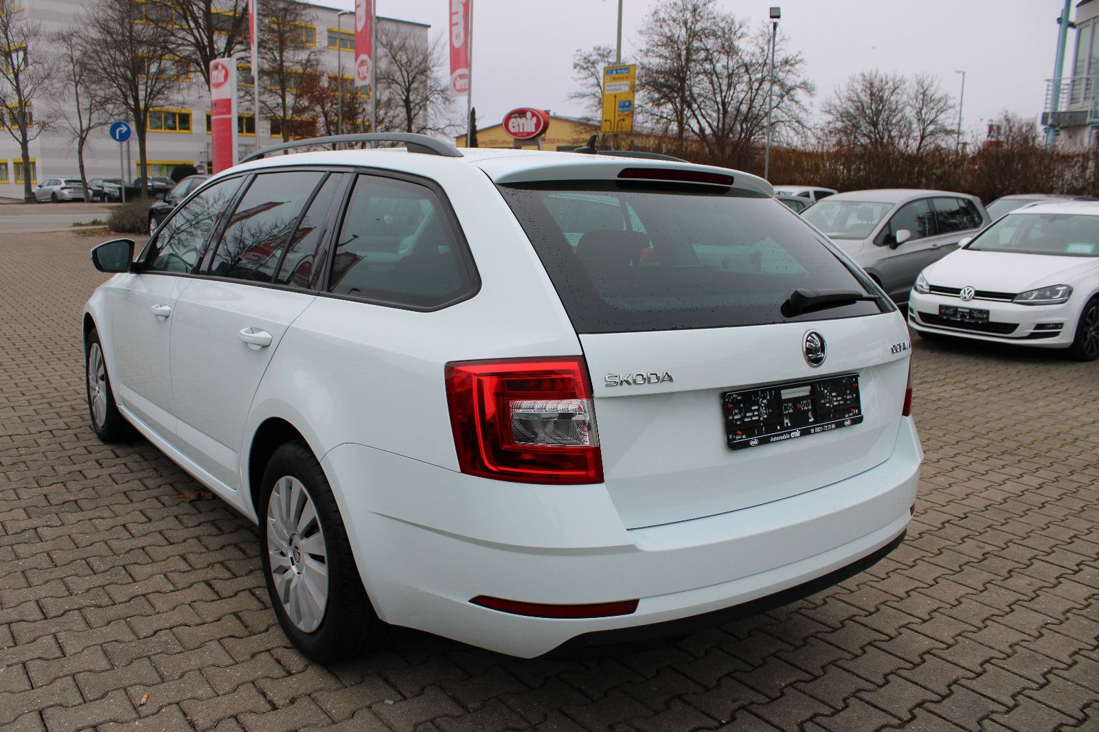 Fahrzeugabbildung SKODA Octavia 1.6 TDI Combi Navi,PDC,LED,SHZ,Apple