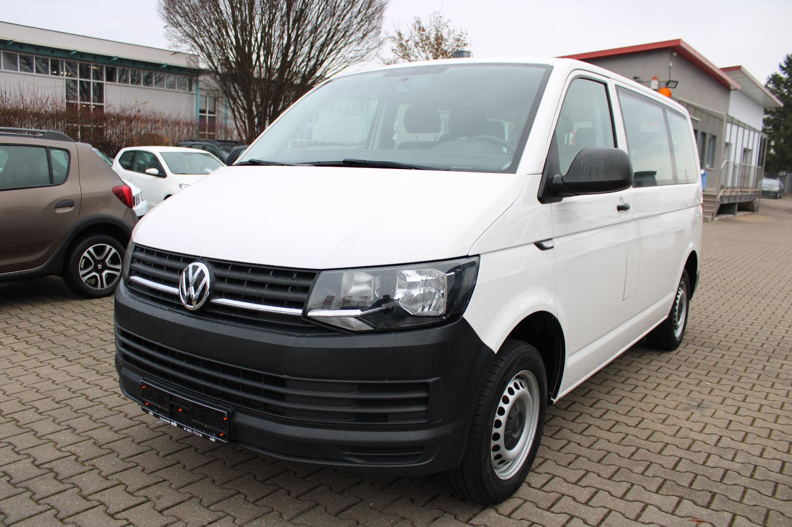 Fahrzeugabbildung Volkswagen T6 Transporter 2.0TDI 9.Sitzer PDC,Klima