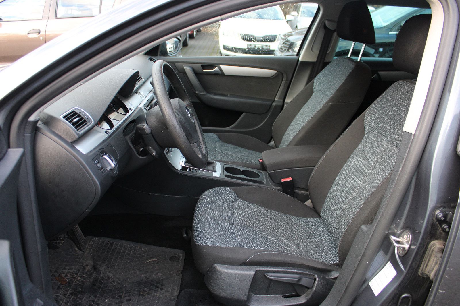 Fahrzeugabbildung Volkswagen Passat Variant 1.6 TDI Klimaautom, SHZ,