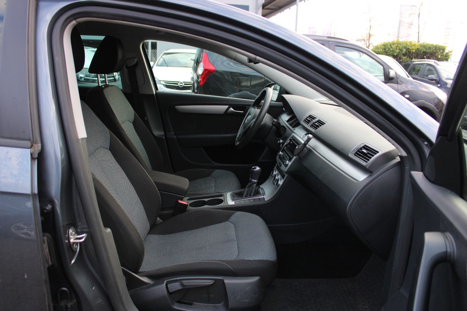 Fahrzeugabbildung Volkswagen Passat Variant 1.6 TDI Klimaautom, SHZ,