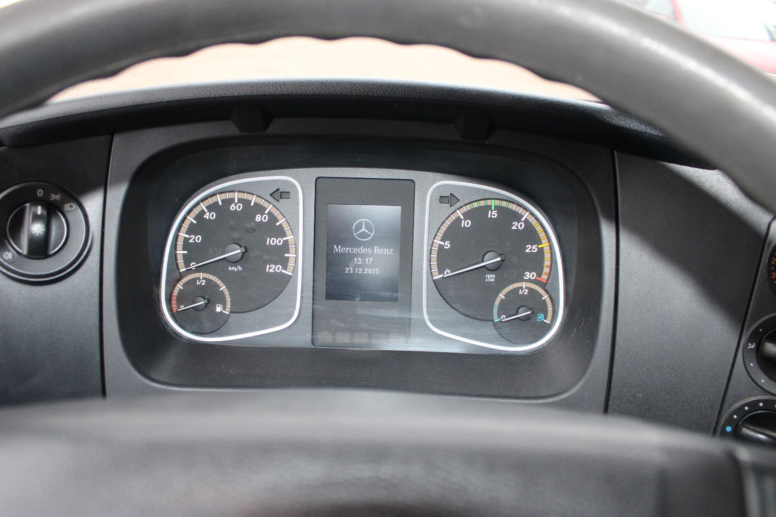 Fahrzeugabbildung Mercedes-Benz Atego 1223