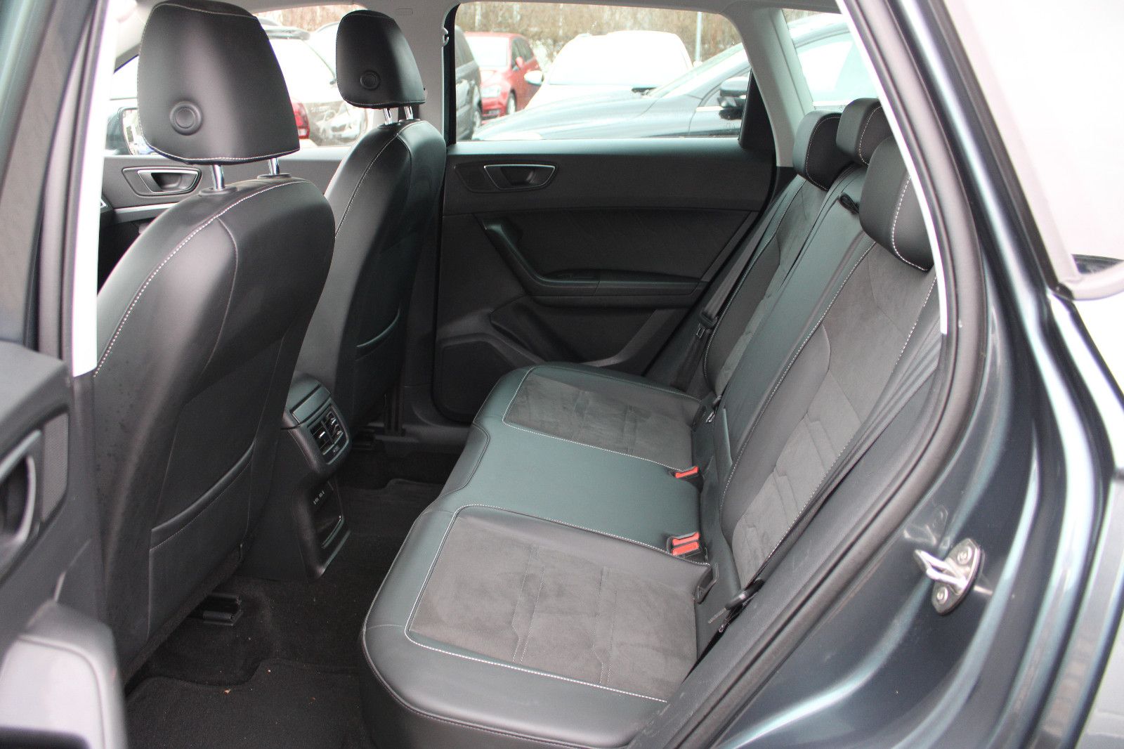 Fahrzeugabbildung SEAT Ateca 2.0 TDI Navi,Kamera,PDC,AHK,LED,Leder