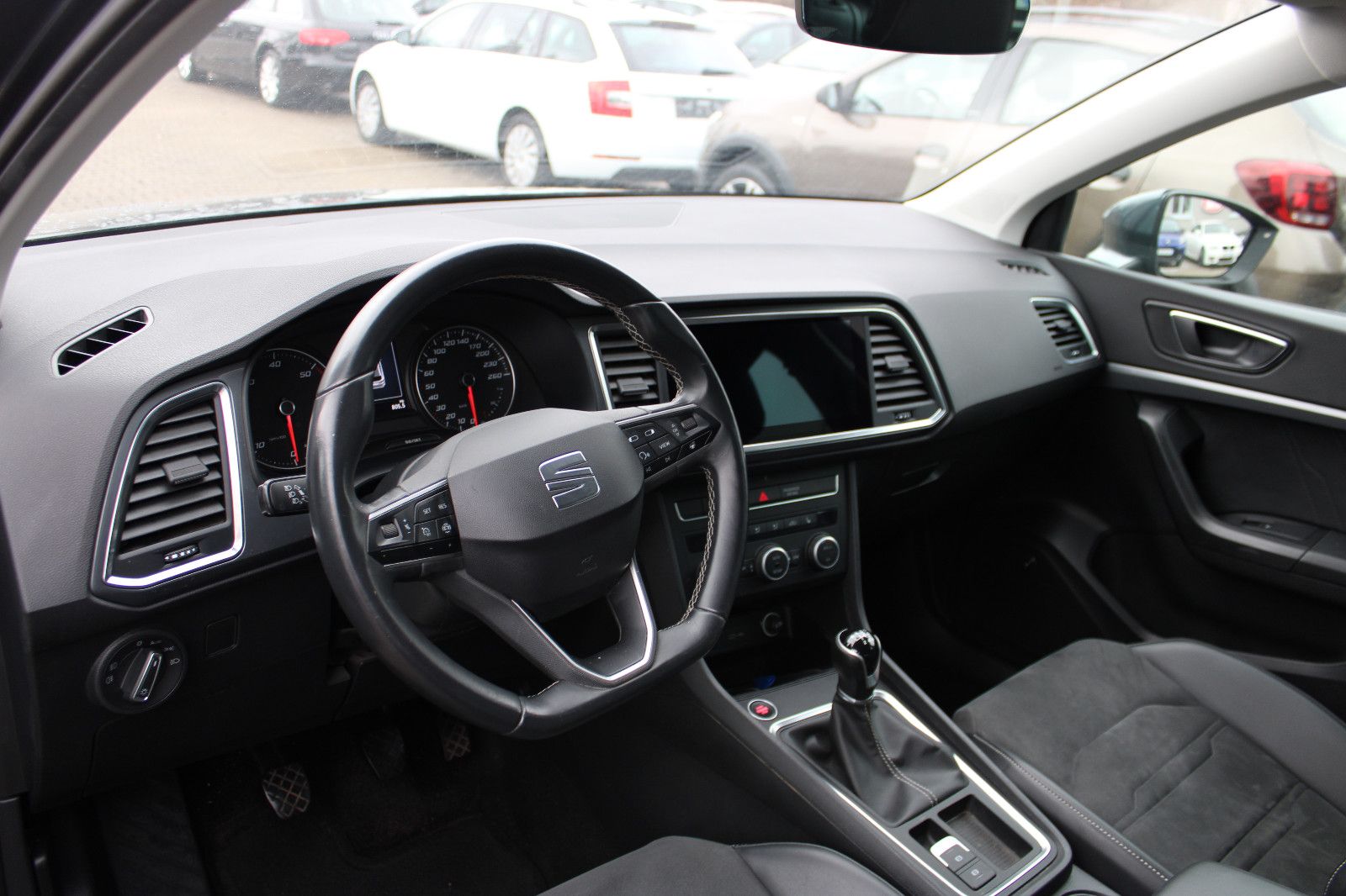 Fahrzeugabbildung SEAT Ateca 2.0 TDI Navi,Kamera,PDC,AHK,LED,Leder