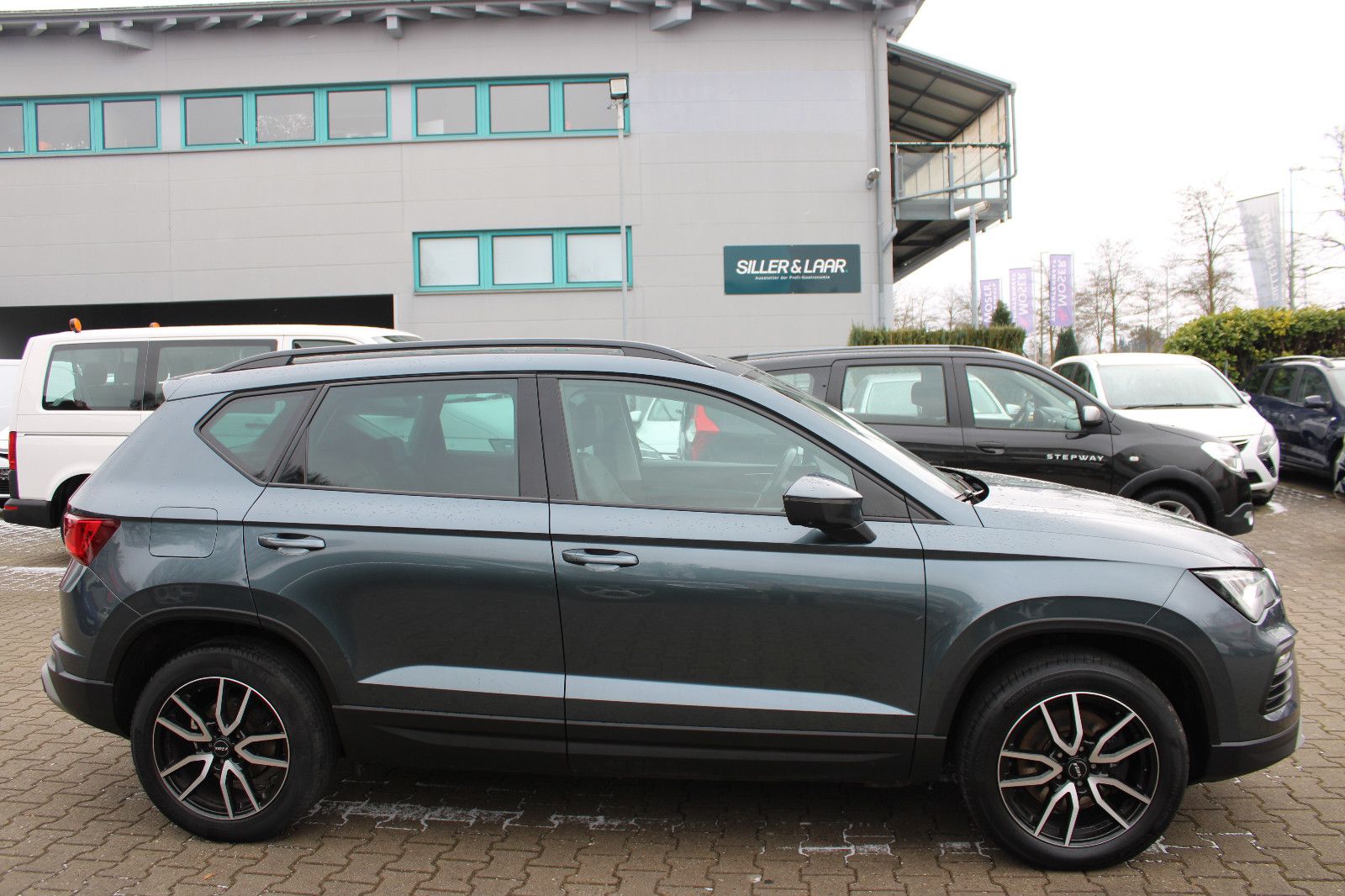 Fahrzeugabbildung SEAT Ateca 2.0 TDI Navi,Kamera,PDC,AHK,LED,Leder