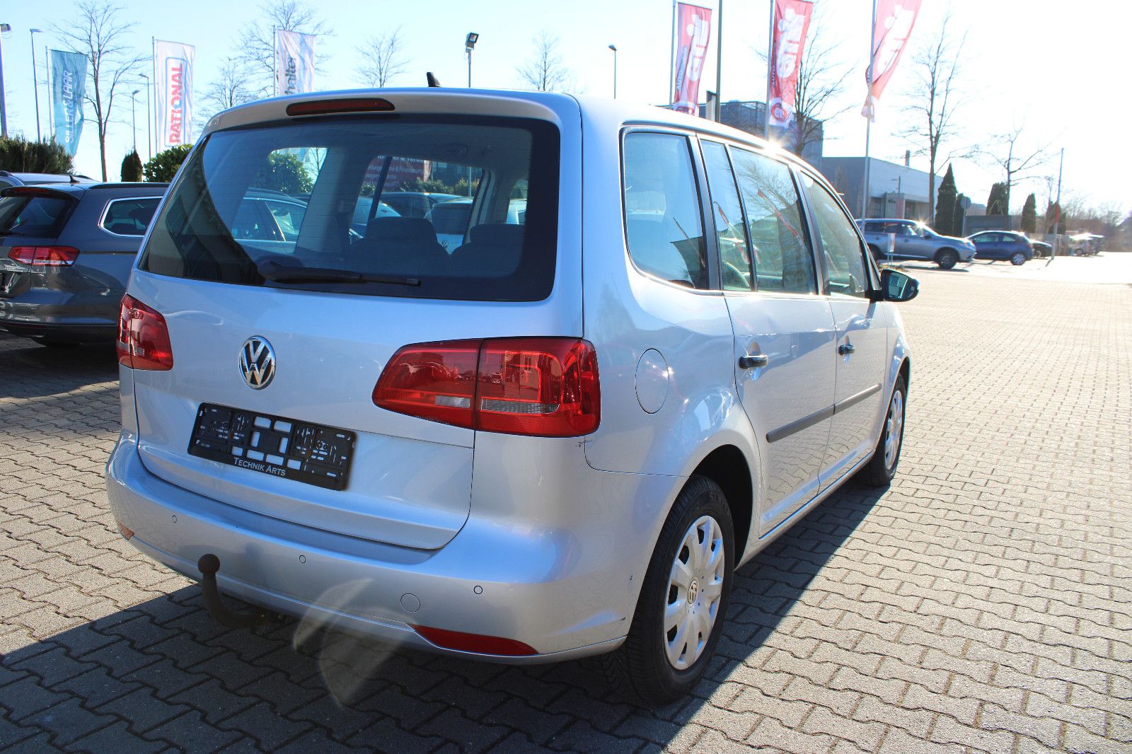 Fahrzeugabbildung Volkswagen Touran 1.6 TDI PDC,Kamera,AHK,SHZ