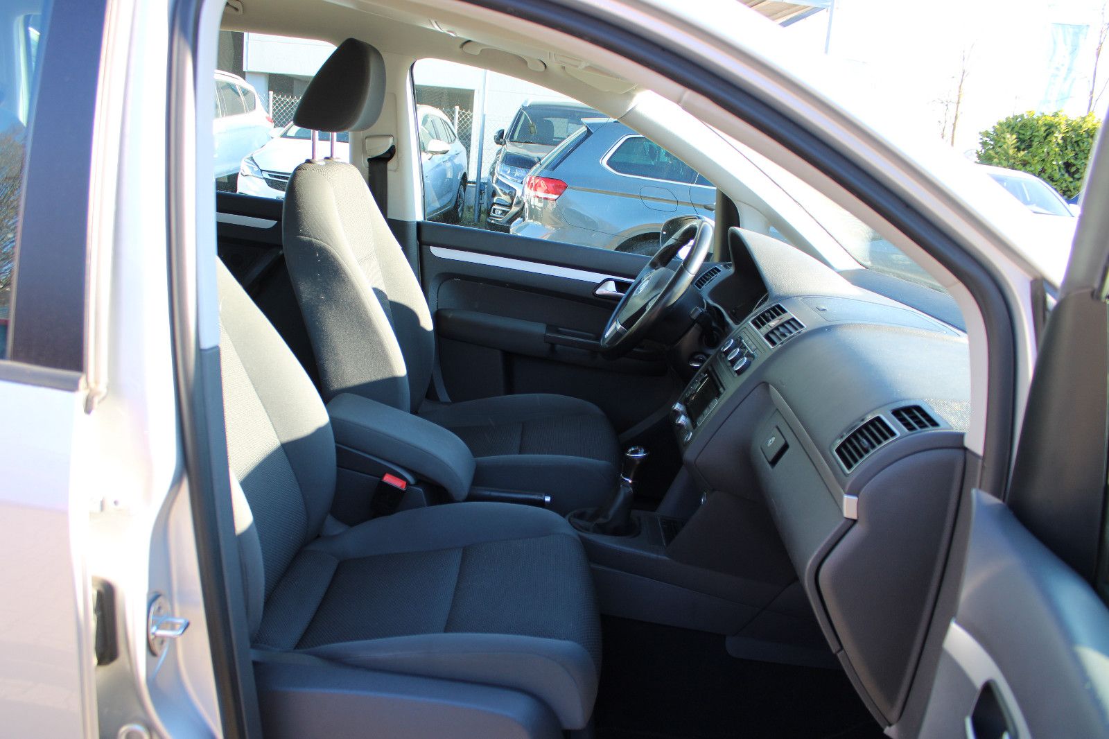 Fahrzeugabbildung Volkswagen Touran 1.6 TDI PDC,Kamera,AHK,SHZ