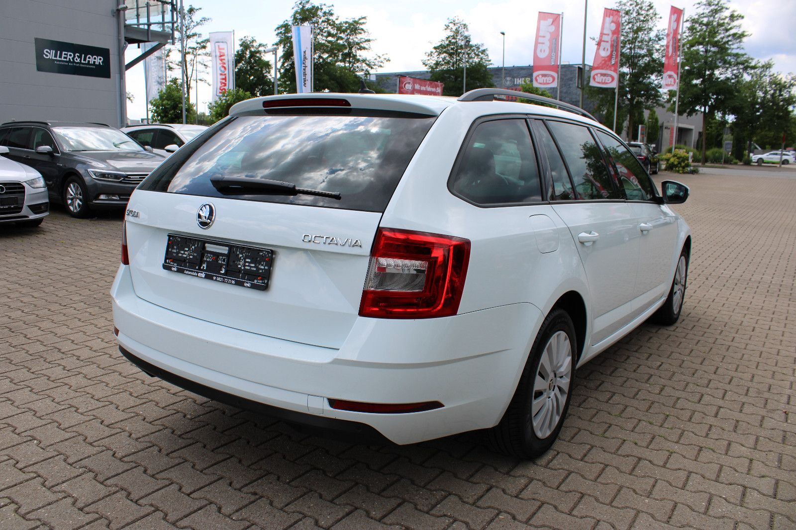 Fahrzeugabbildung SKODA Octavia 1.6 TDI DSG Combi Navi,SHZ,Standheizung