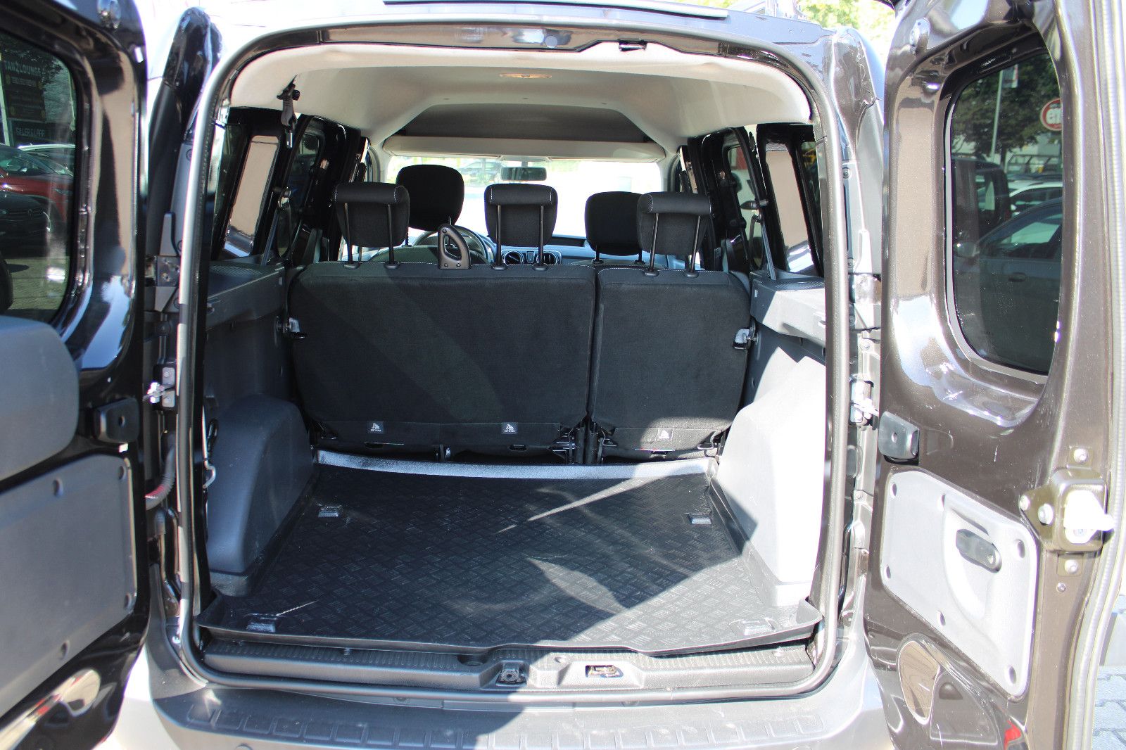 Fahrzeugabbildung Dacia Dokker SCe Stepway Navi,PDC,Tempomat