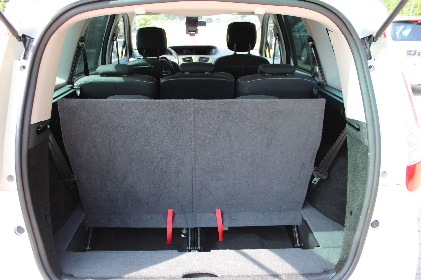 Fahrzeugabbildung Renault Grand Scenic Limited Navi,PDC,AHK,7.Sitz