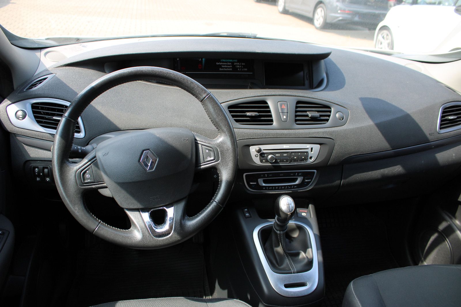Fahrzeugabbildung Renault Grand Scenic Limited Navi,PDC,AHK,7.Sitz