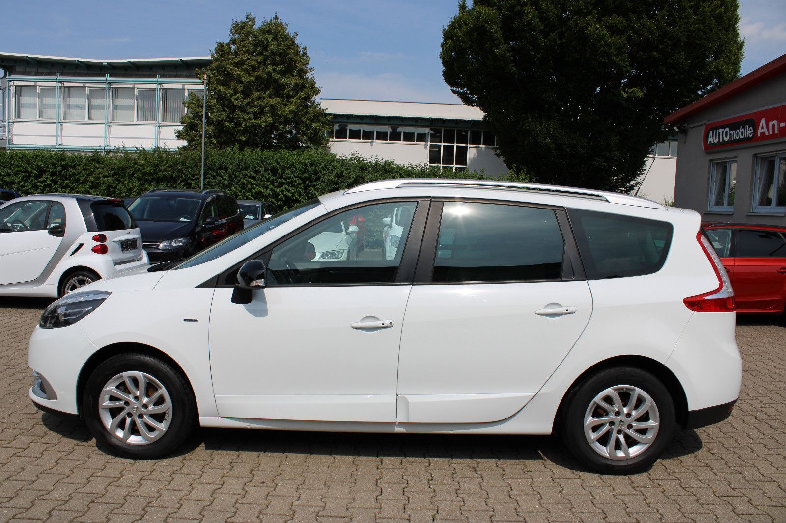 Fahrzeugabbildung Renault Grand Scenic Limited Navi,PDC,AHK,7.Sitz