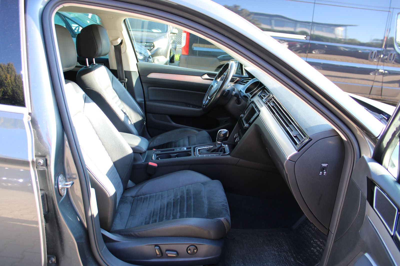 Fahrzeugabbildung Volkswagen Passat Variant 2.0 TDI DSG Highline